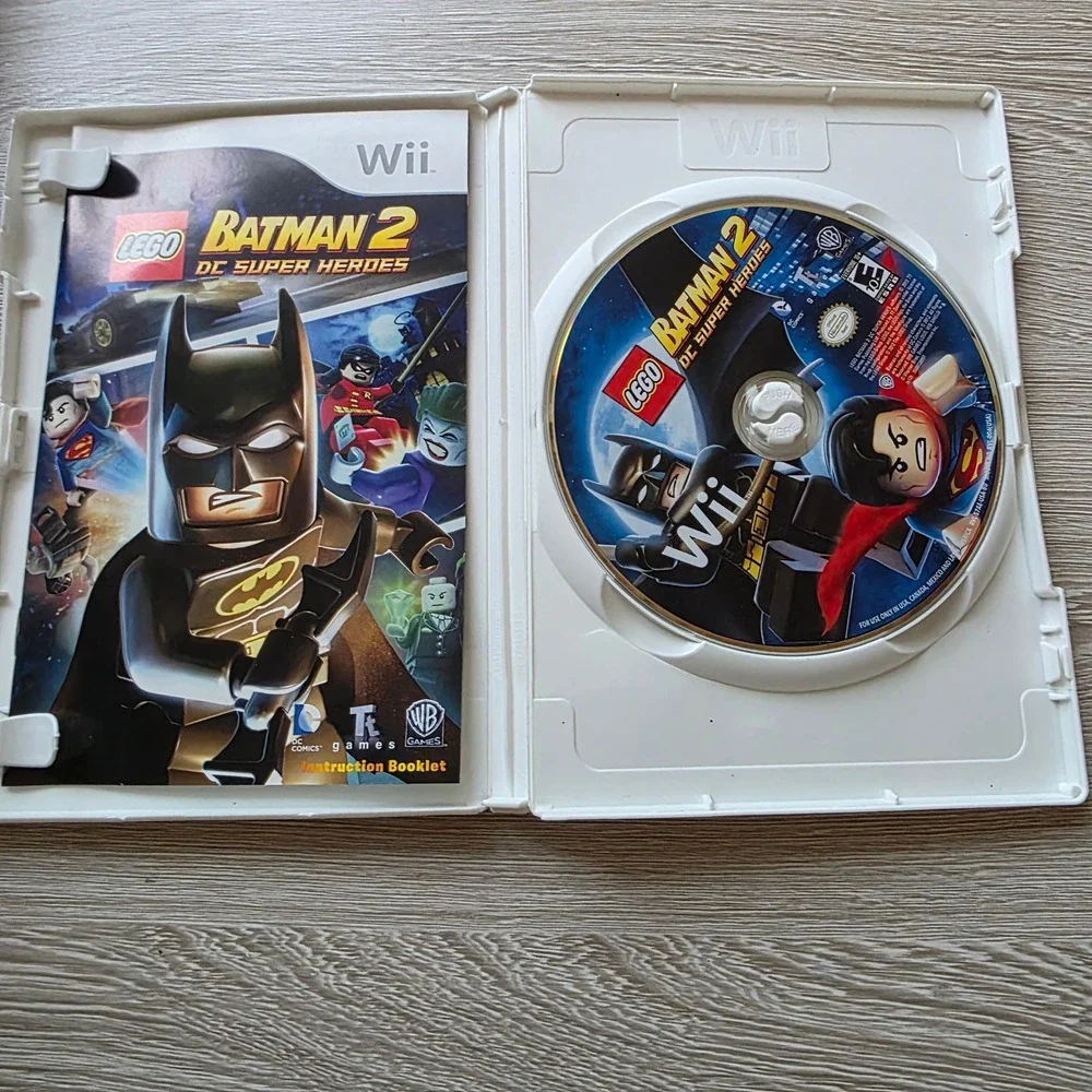 Lego Batman 2 DC Super Heroes Nintendo Wii Video Game‎ Complete CIB